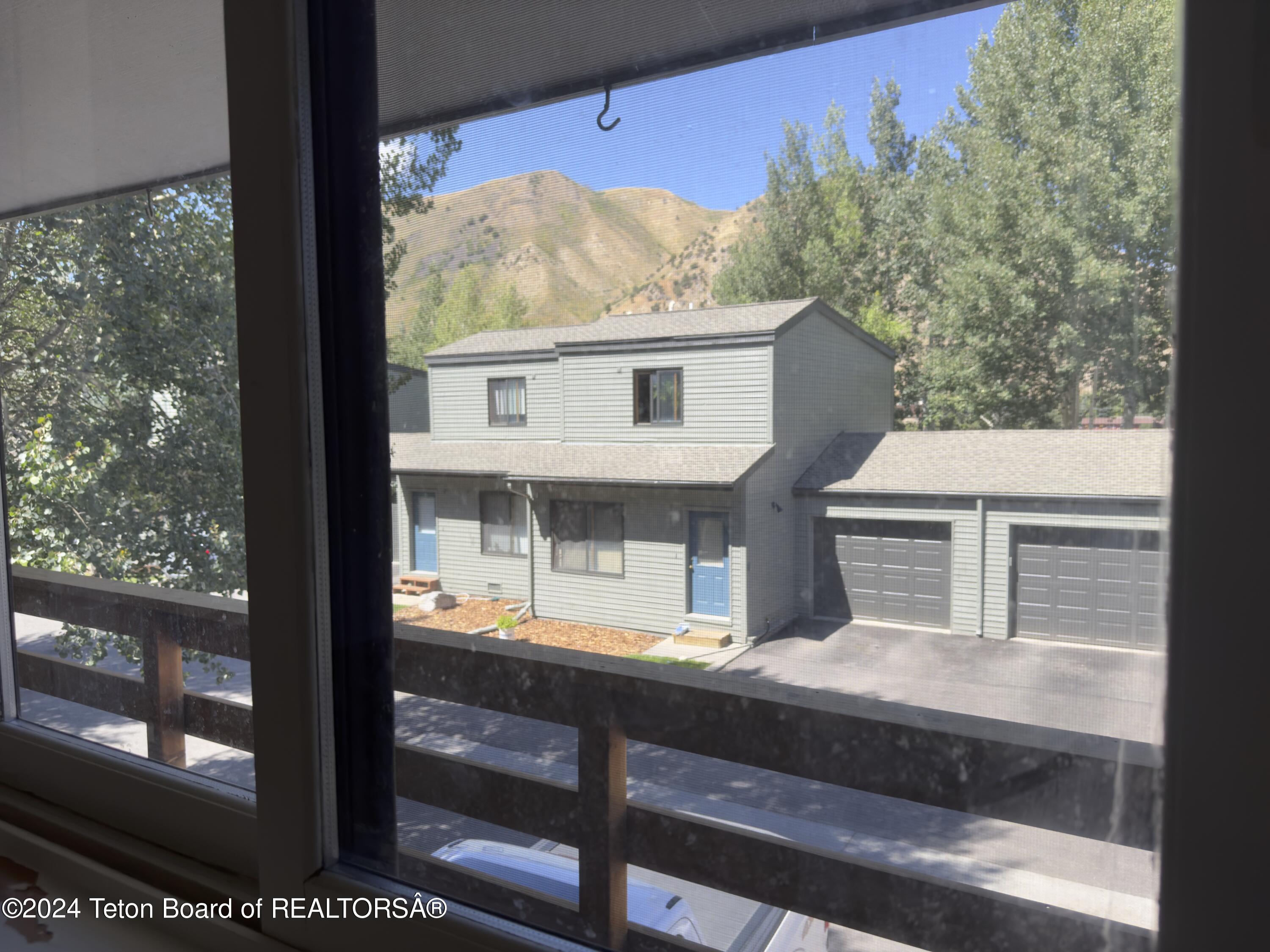 668 FLAT CREEK Drive, 668