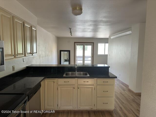 668 FLAT CREEK Drive, 668