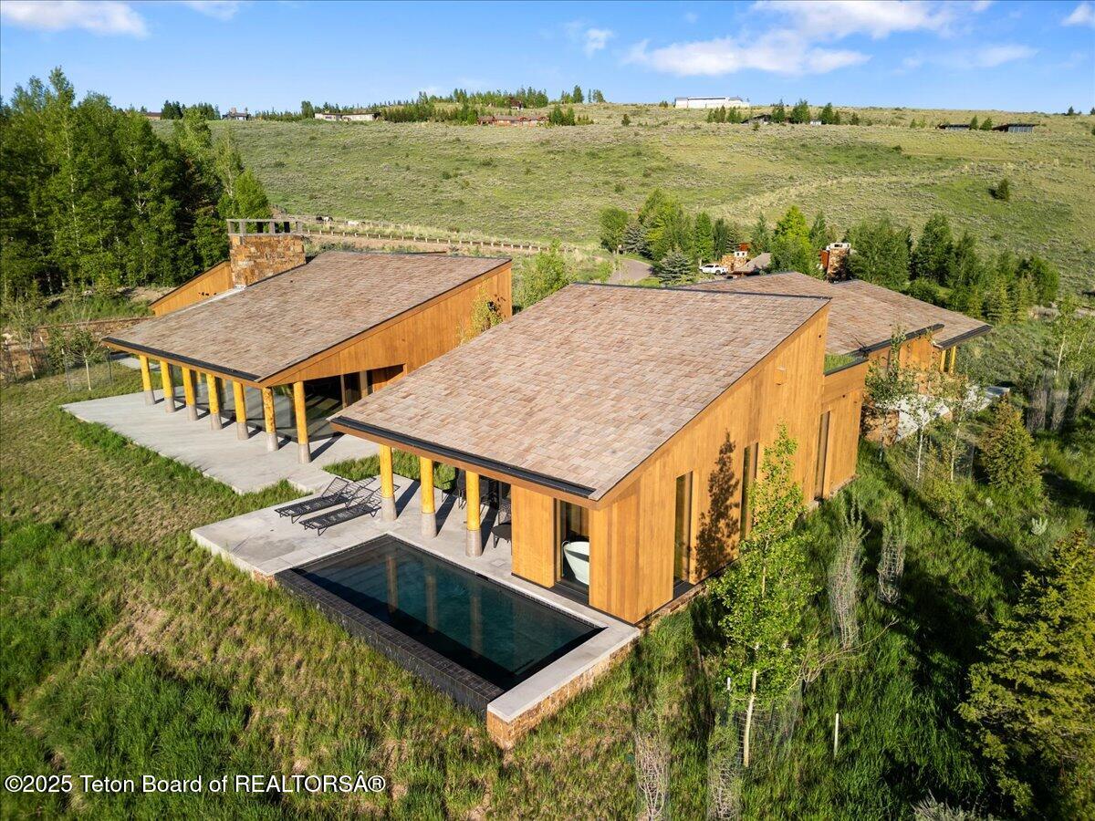 585 W SENA Road