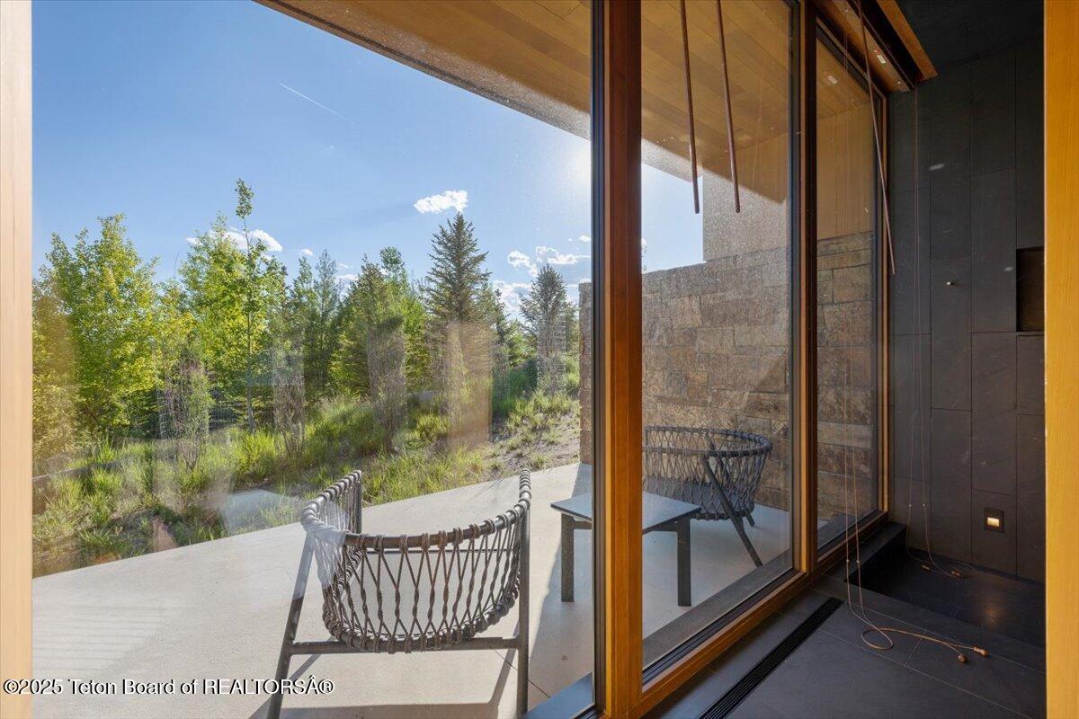 585 W SENA Road