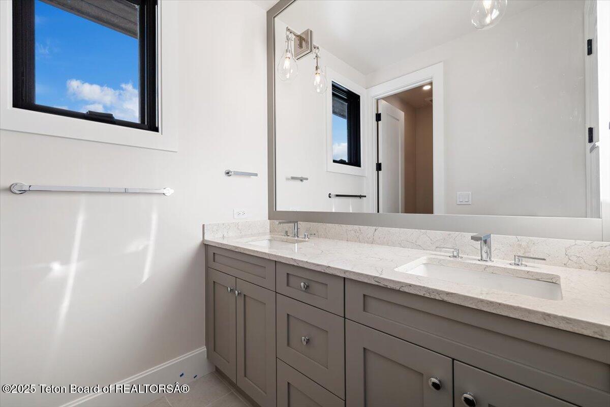 338 HIDDEN HOLLOW Drive