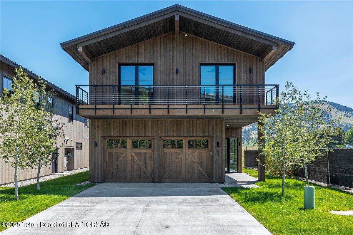 338 HIDDEN HOLLOW Drive