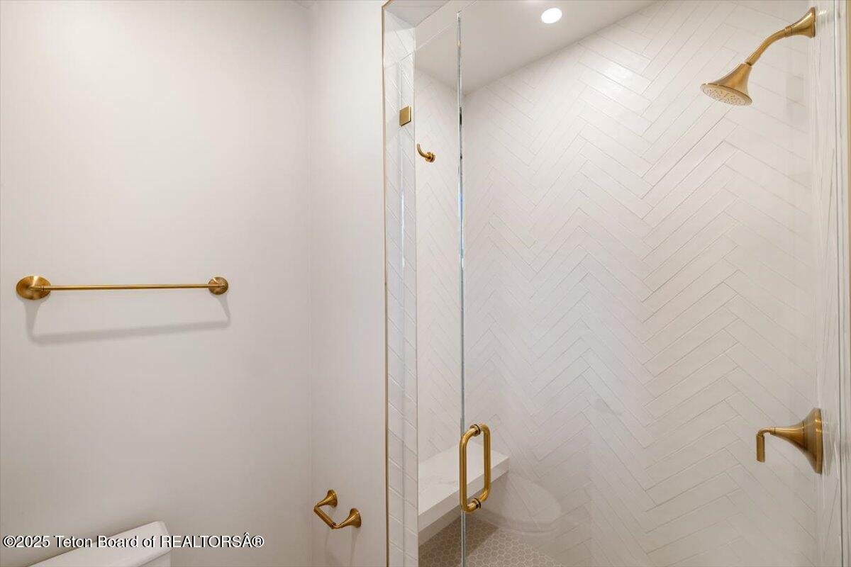 338 HIDDEN HOLLOW Drive