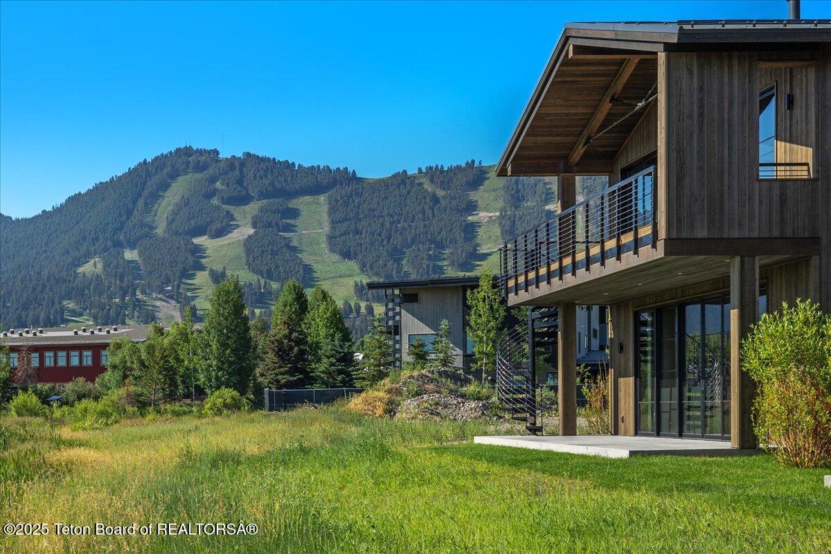 338 HIDDEN HOLLOW Drive