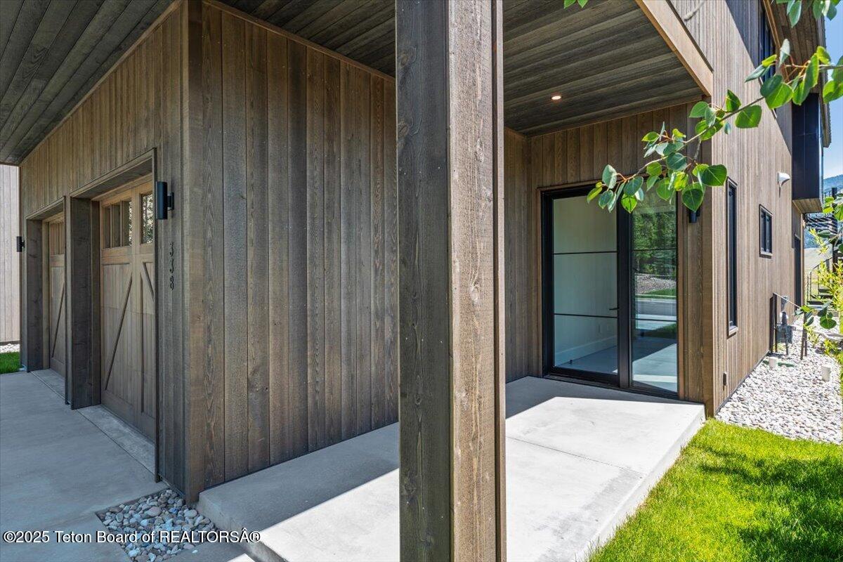 338 HIDDEN HOLLOW Drive