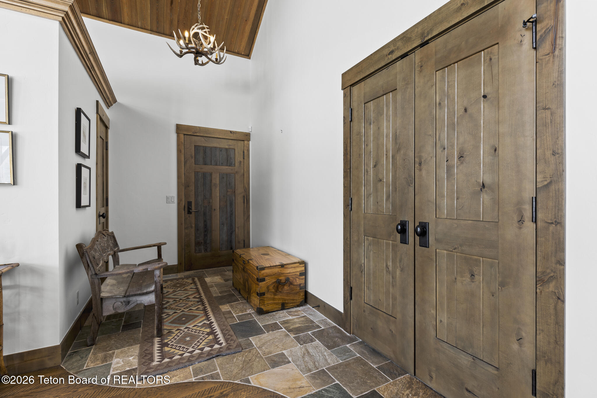 6025 N SILVERBERRY Lane