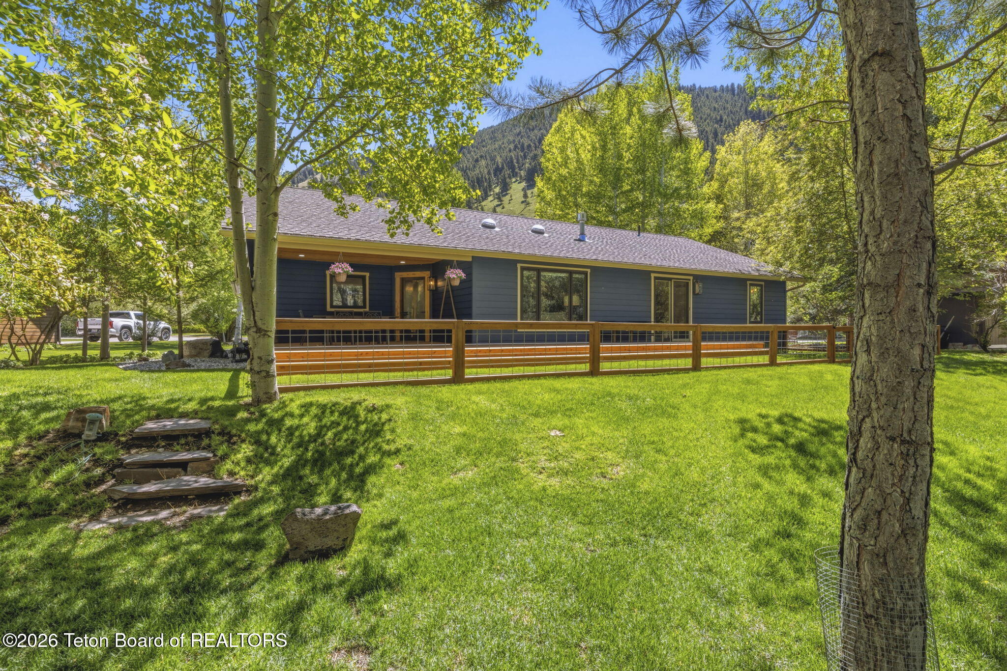 2044 HIDDEN RANCH Loop