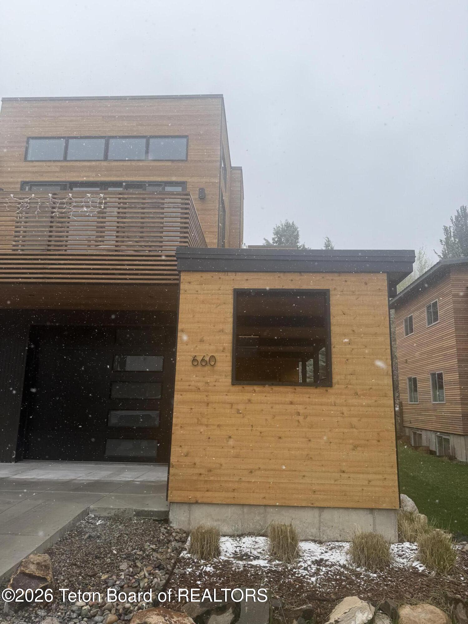 660 CACHE CREEK Drive