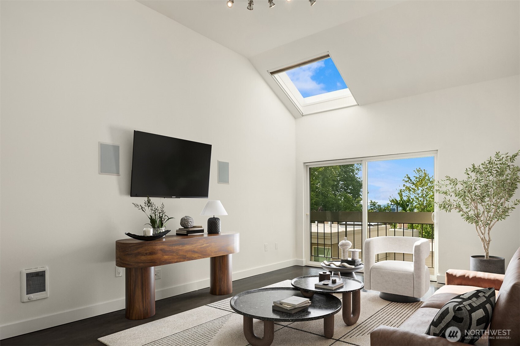 202 W Olympic Place Unit: 405