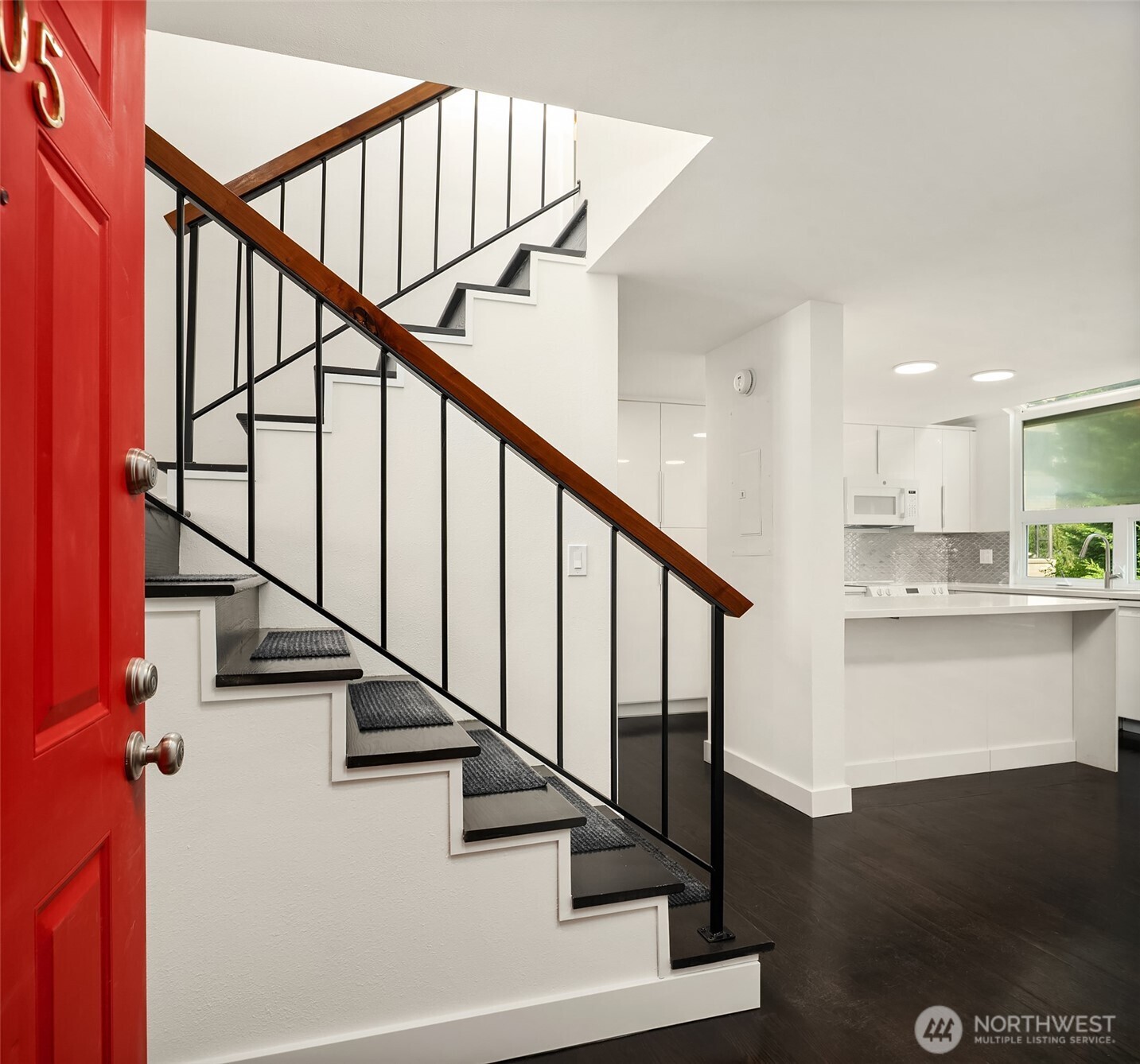 202 W Olympic Place Unit: 405