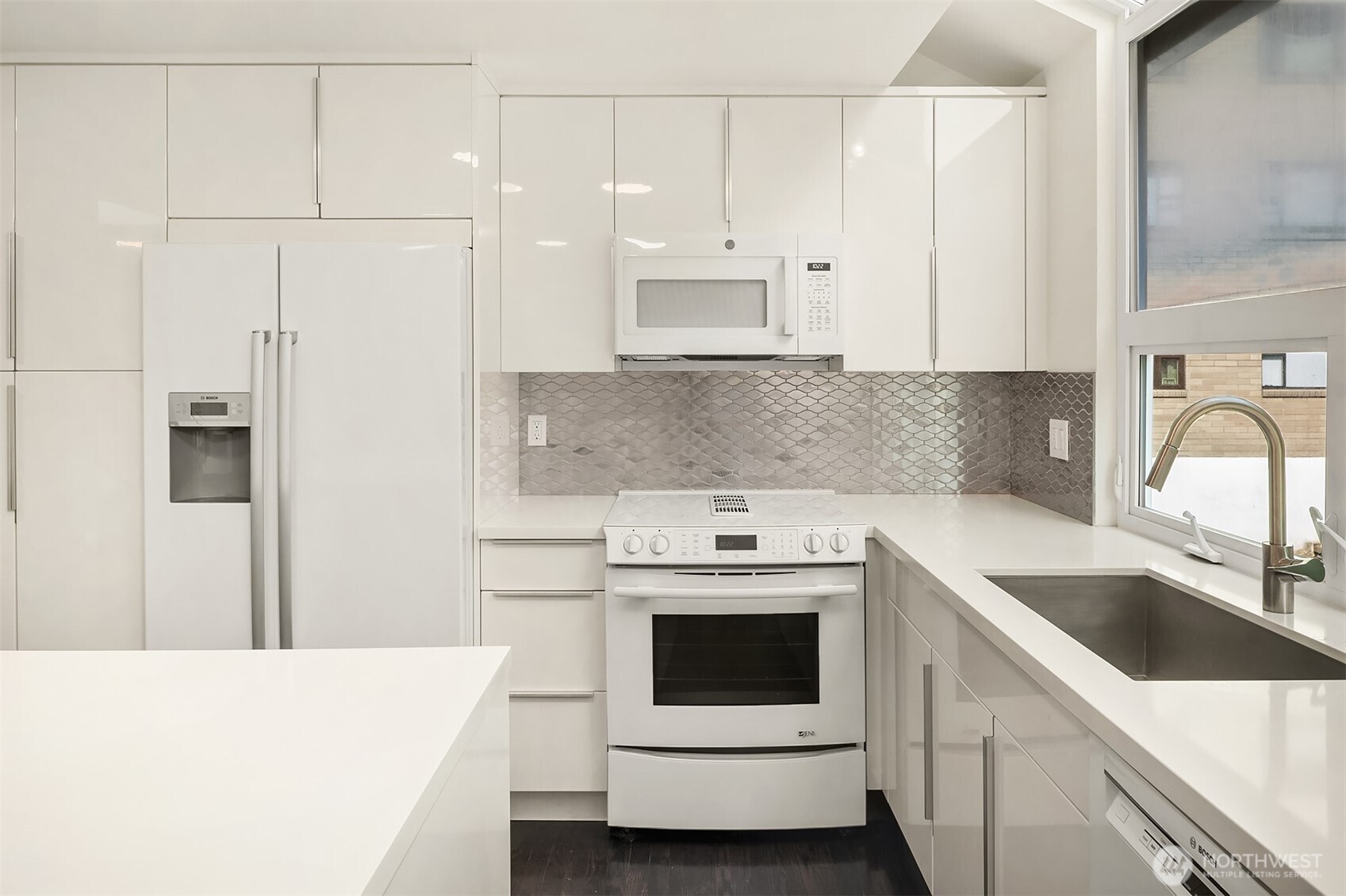 202 W Olympic Place Unit: 405