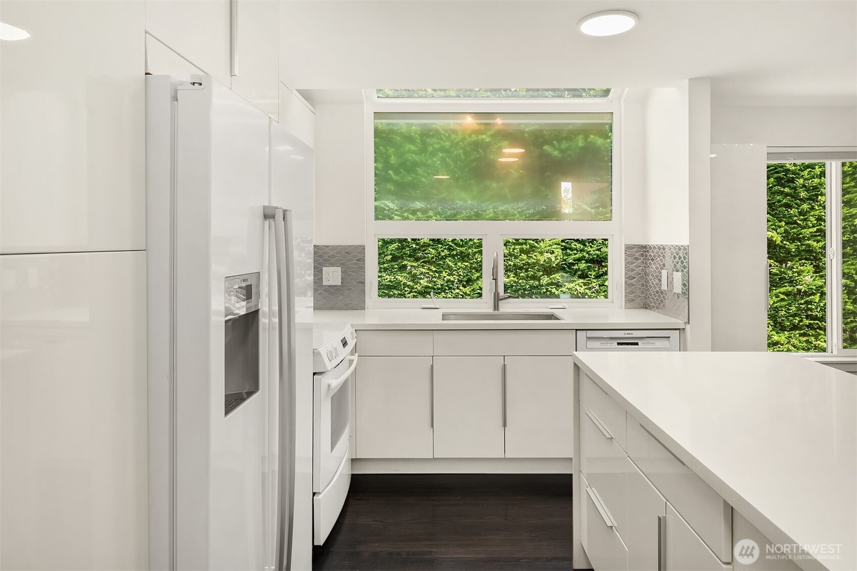 202 W Olympic Place Unit: 405