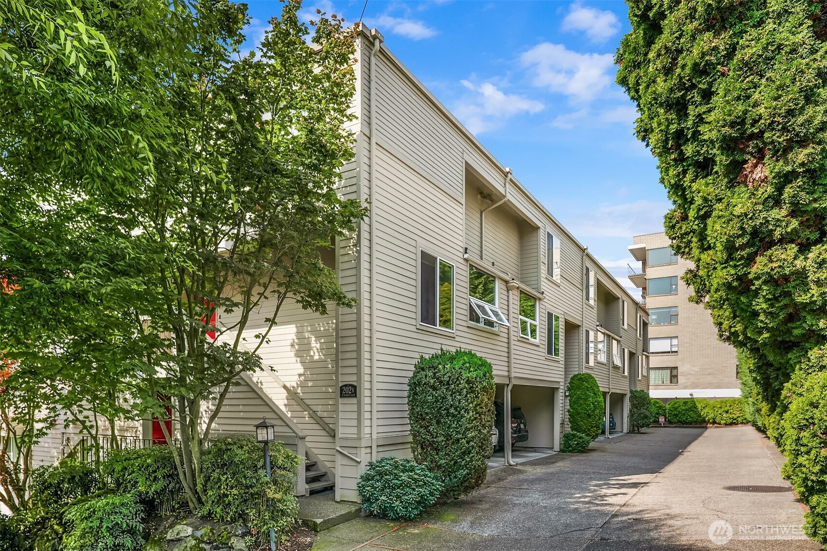 202 W Olympic Place Unit: 405
