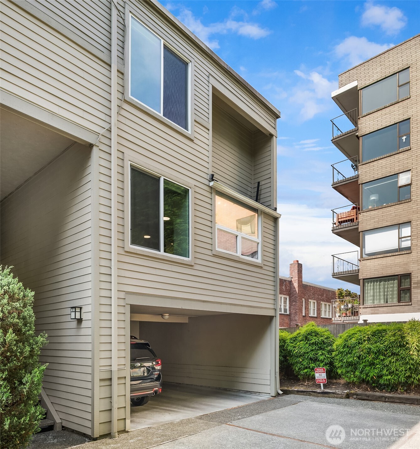 202 W Olympic Place Unit: 405
