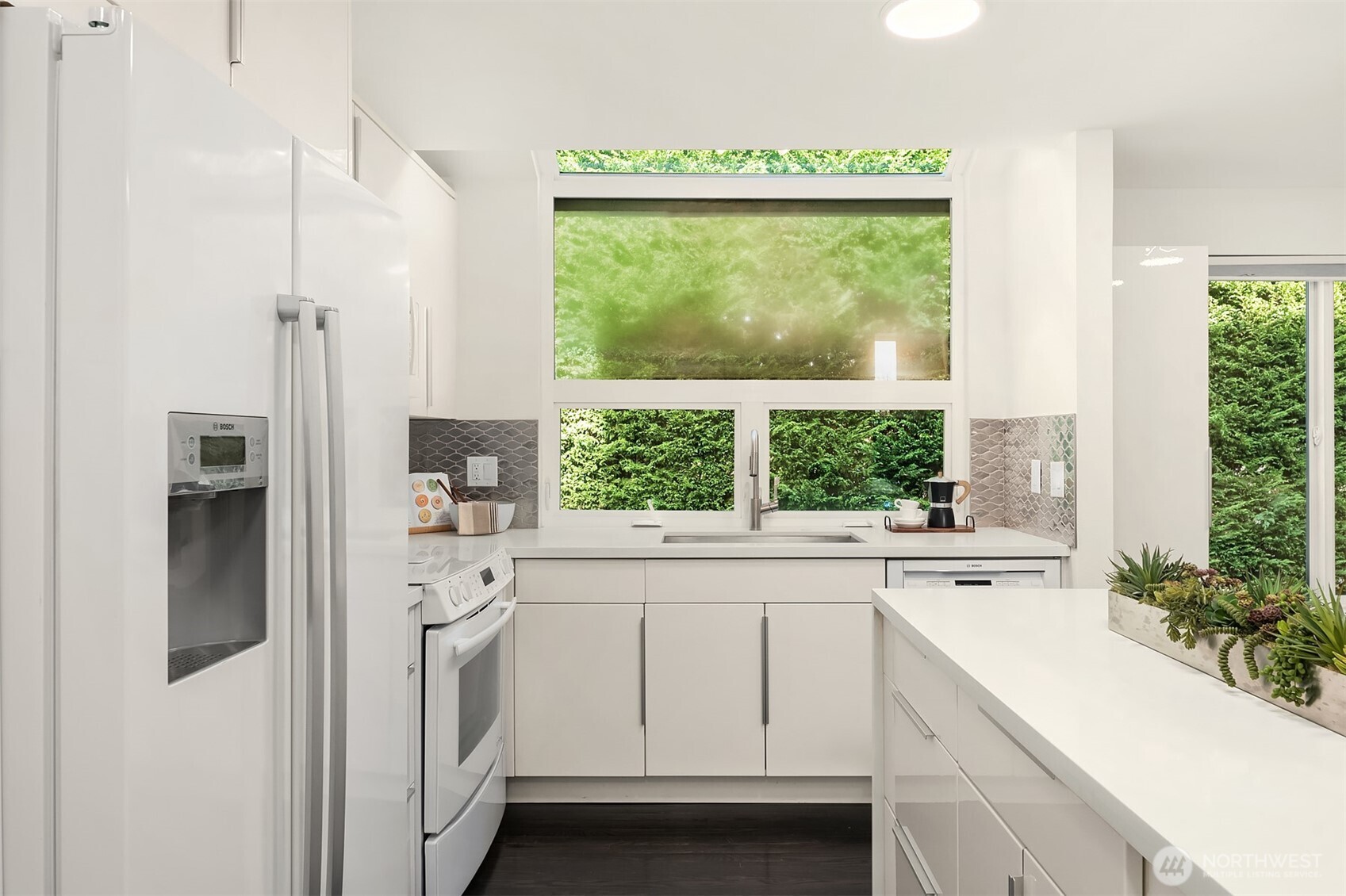 202 W Olympic Place Unit: 405