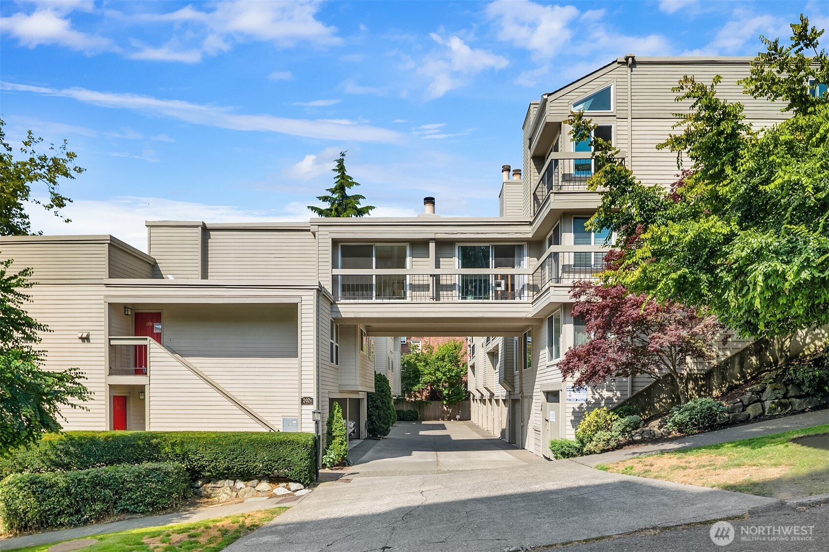 202 W Olympic Place Unit: 405