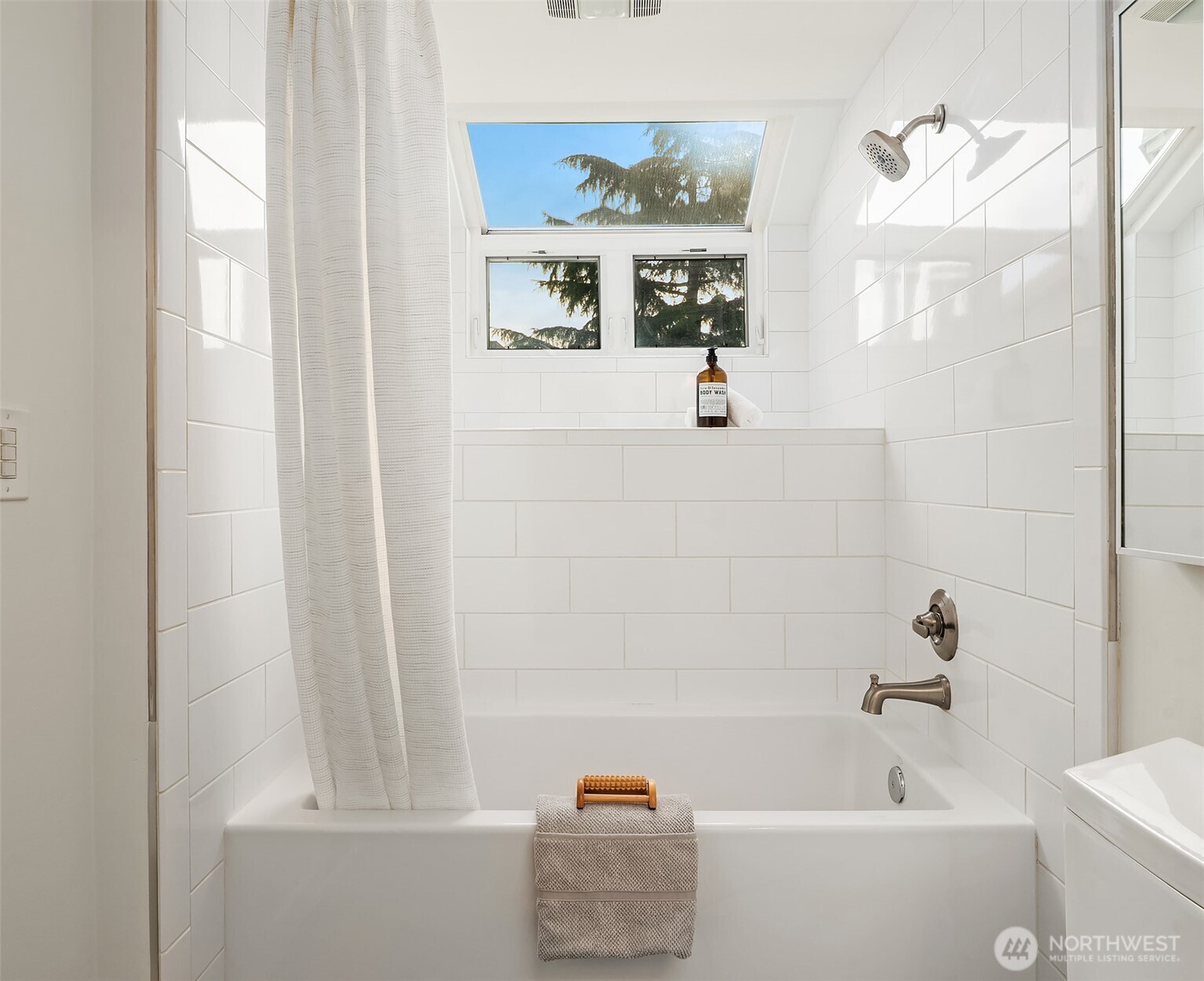 202 W Olympic Place Unit: 405