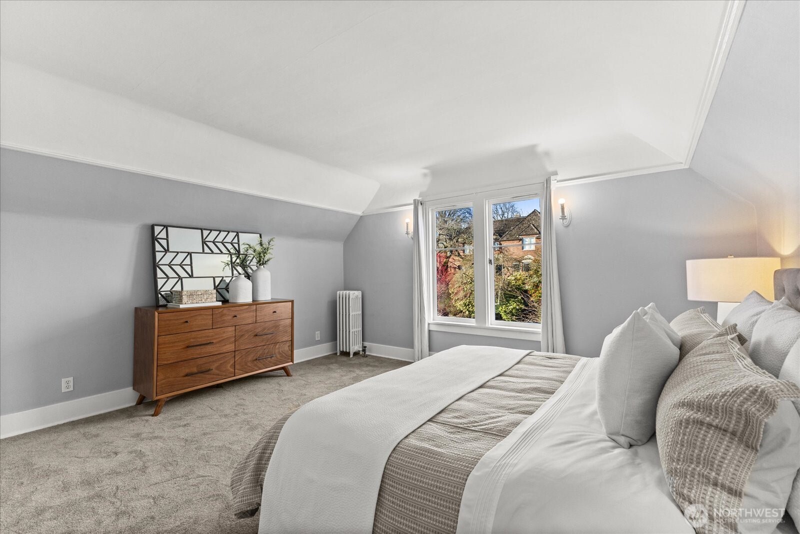 307 W Highland Drive