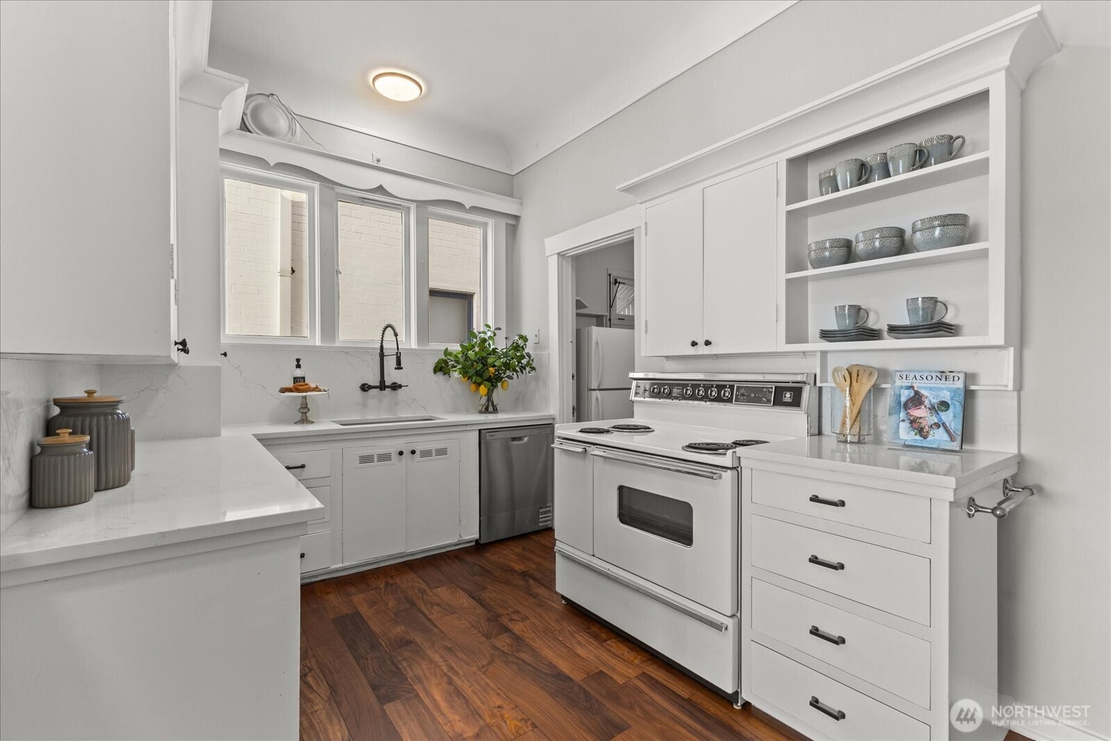 307 W Highland Drive