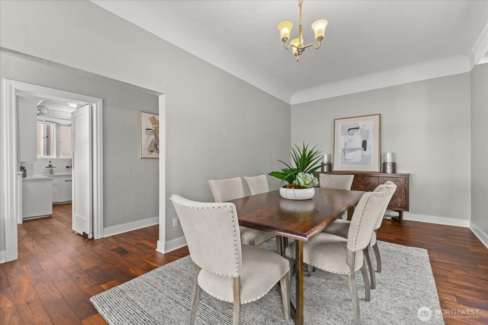 307 W Highland Drive