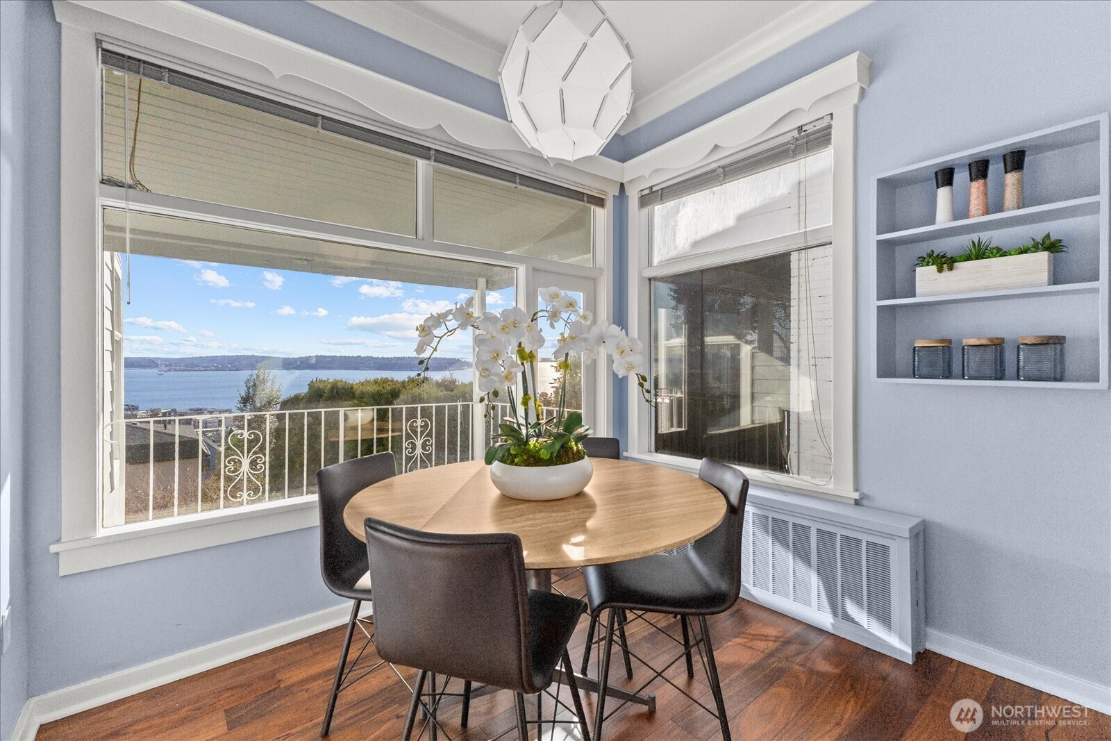 307 W Highland Drive