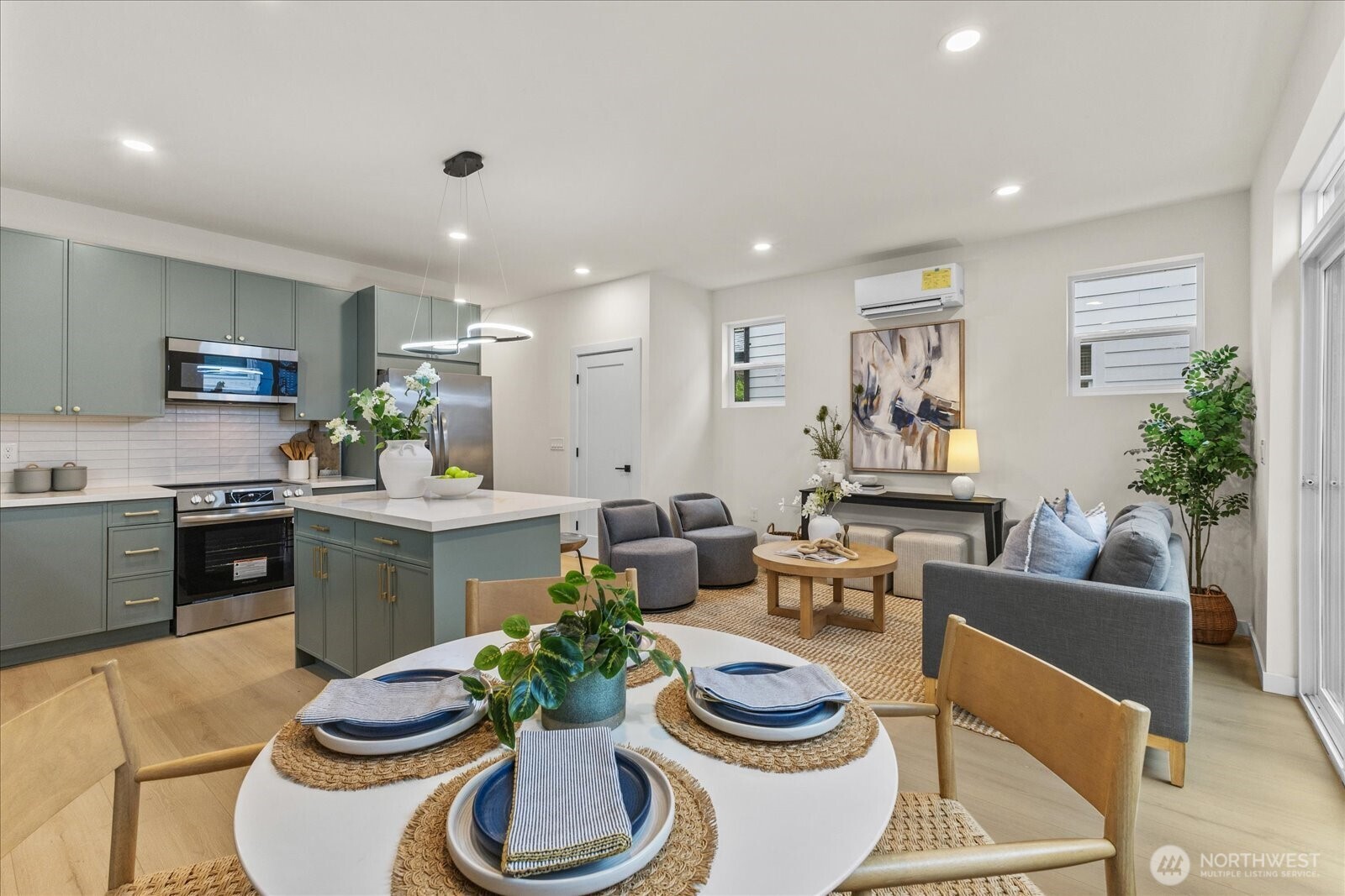 11017 35th Avenue NE