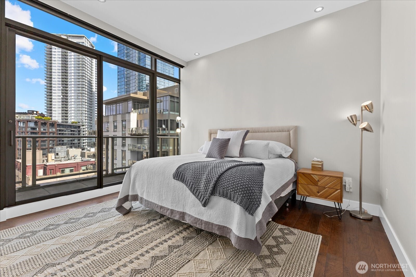900 Lenora Street Unit: 1203