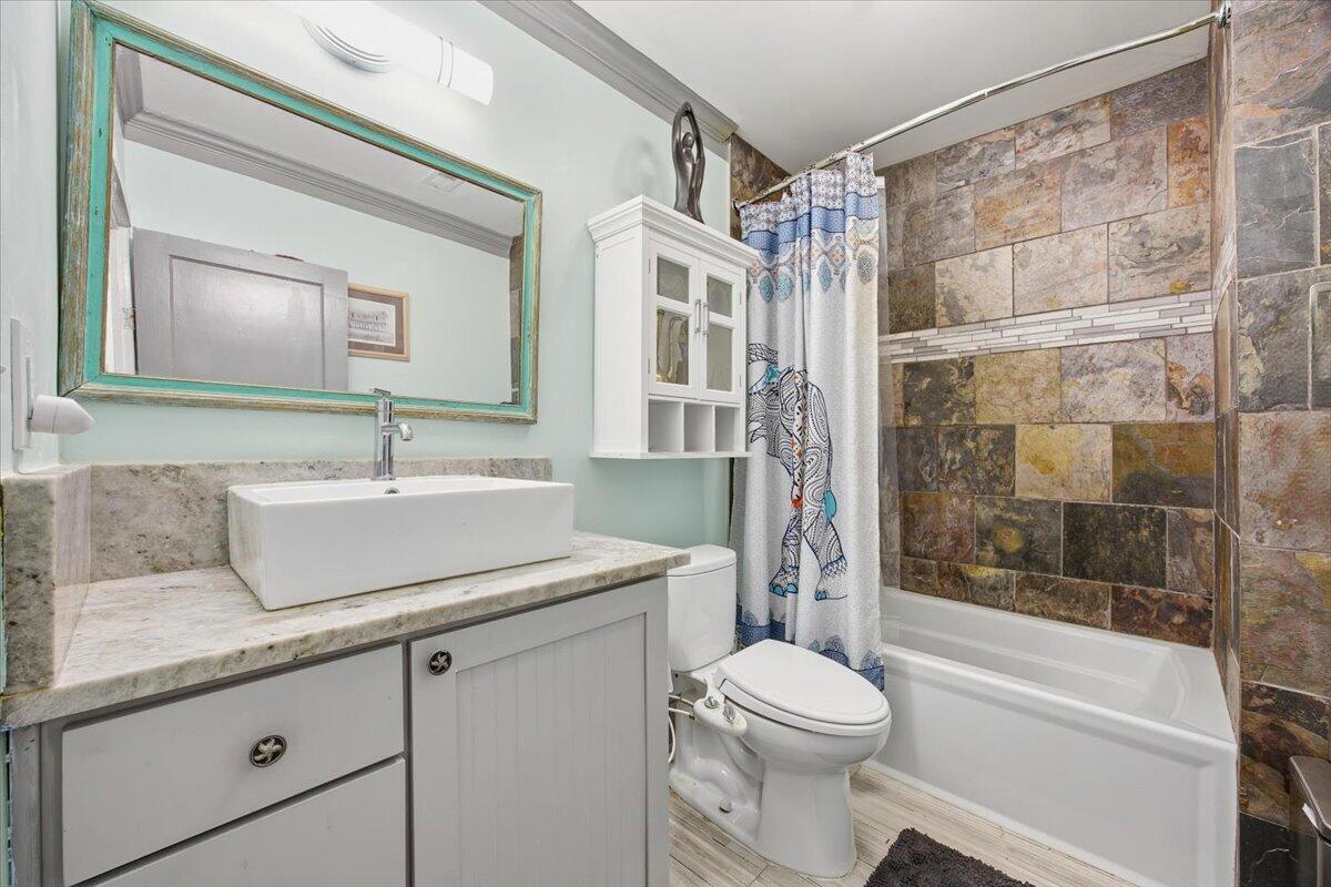 1309 N Edgewater Drive