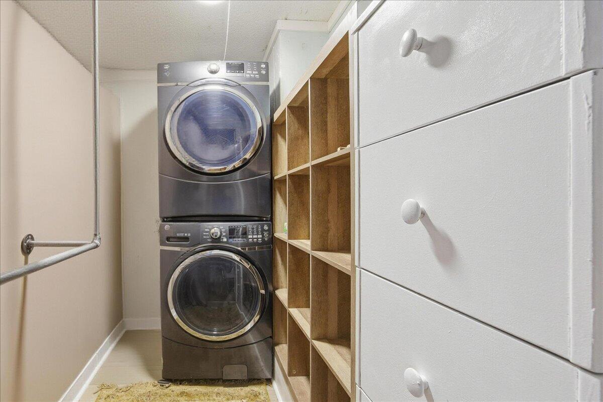 1309 N Edgewater Drive