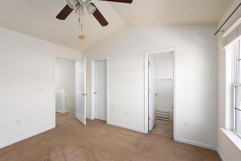 102 Yellow Hawthorn Circle