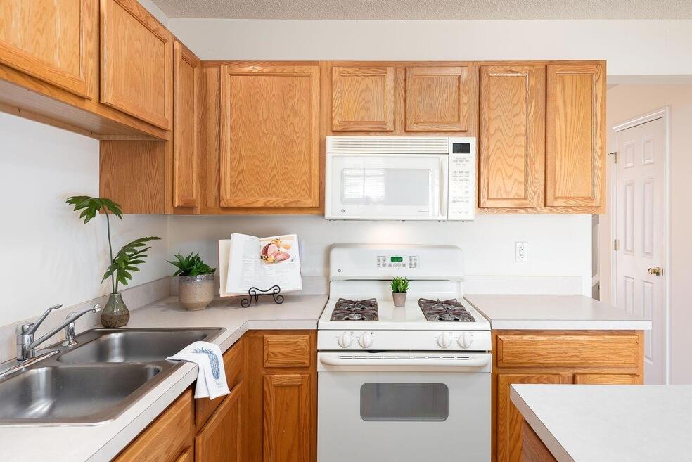 102 Yellow Hawthorn Circle