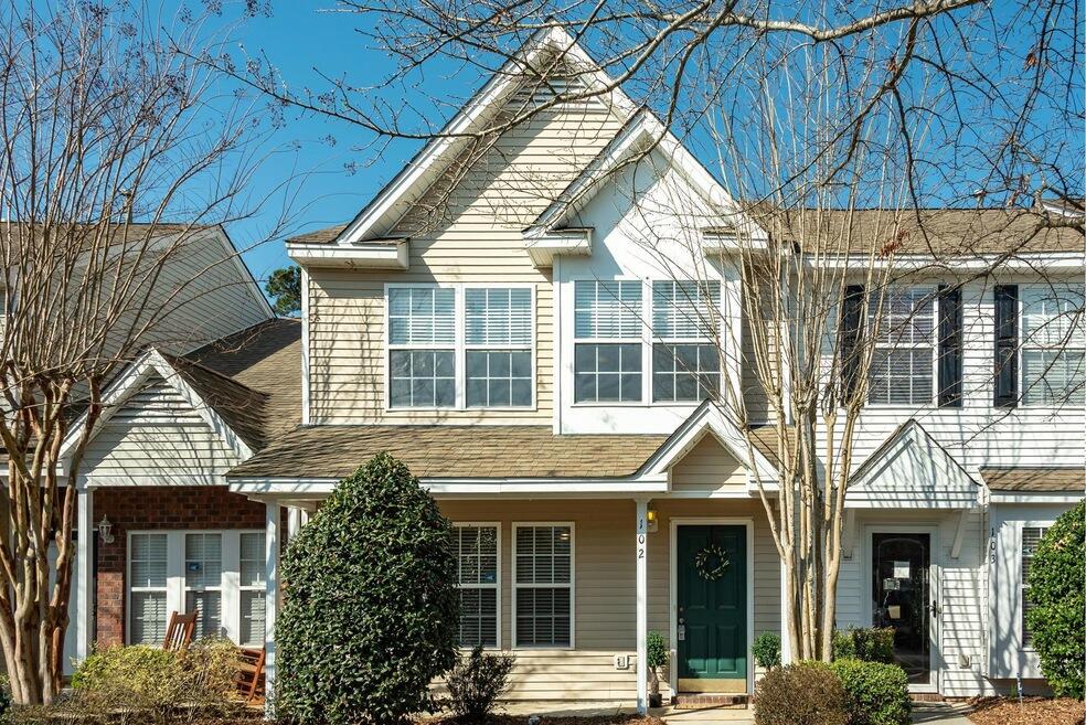 102 Yellow Hawthorn Circle