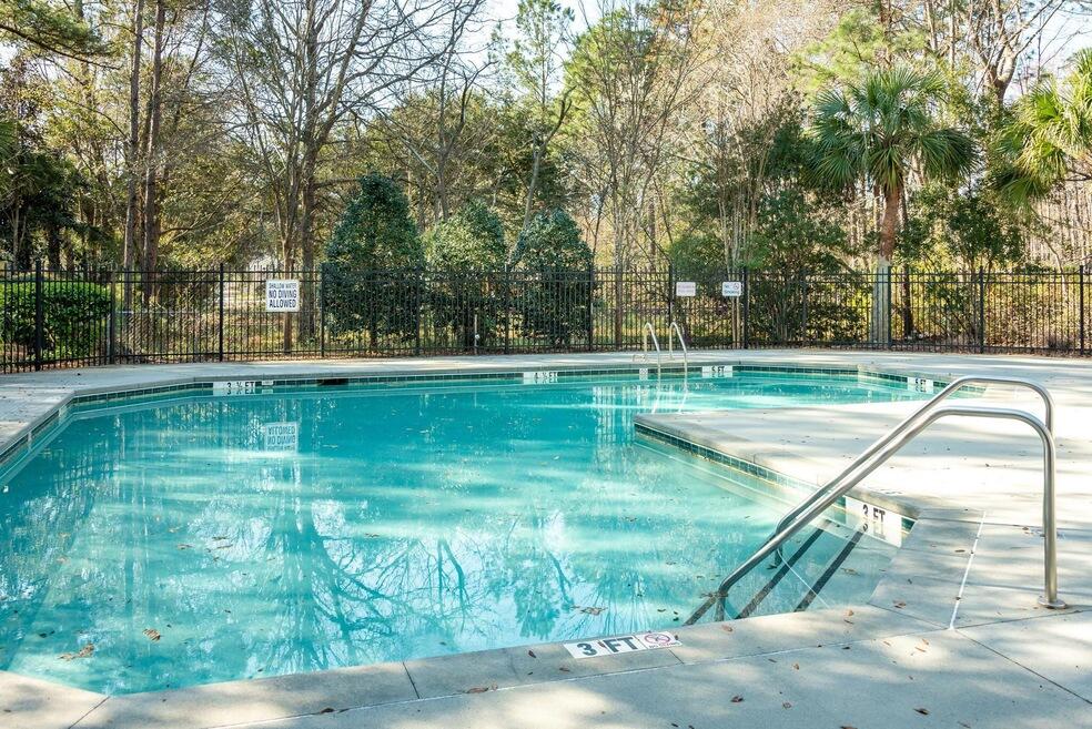 102 Yellow Hawthorn Circle