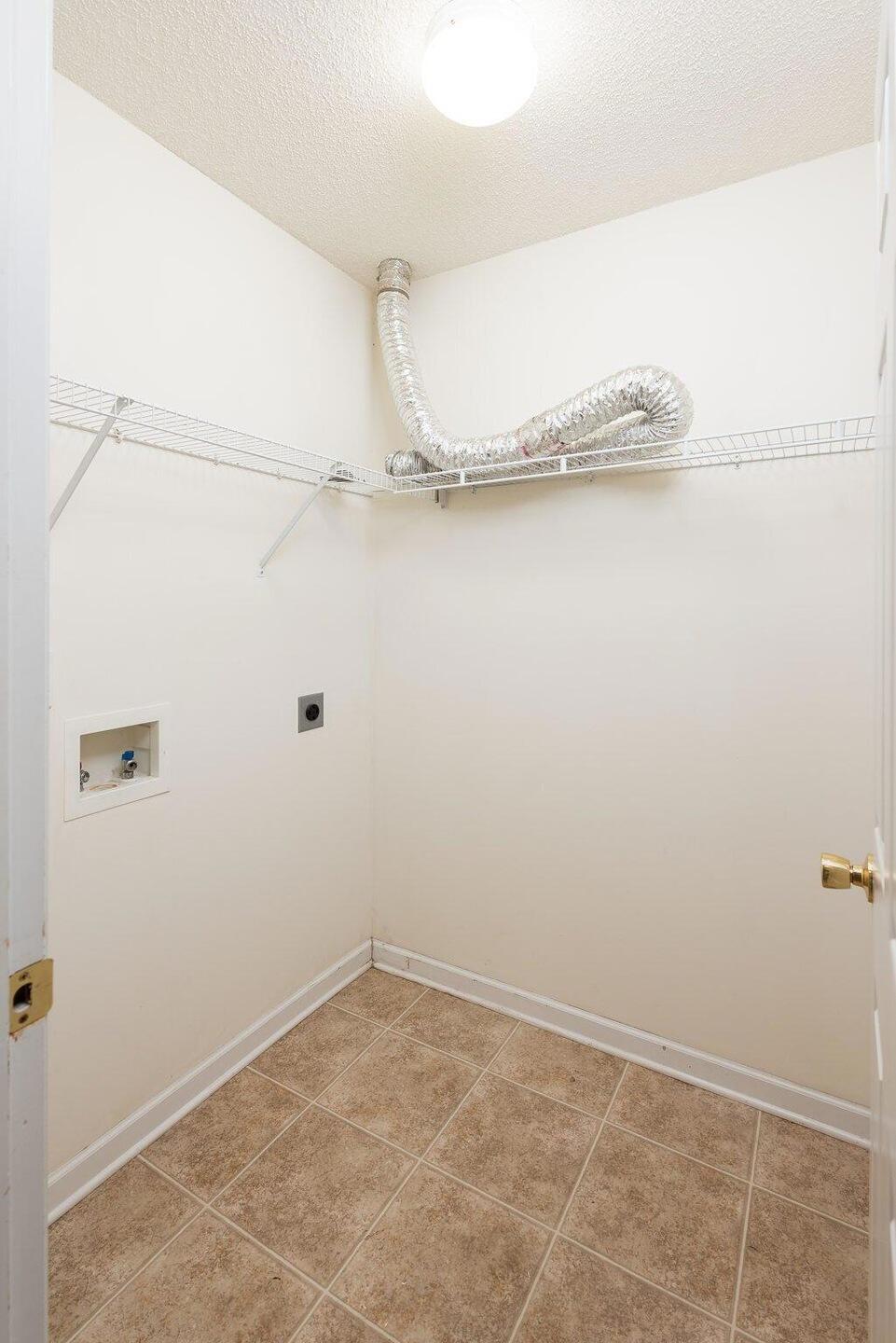 102 Yellow Hawthorn Circle