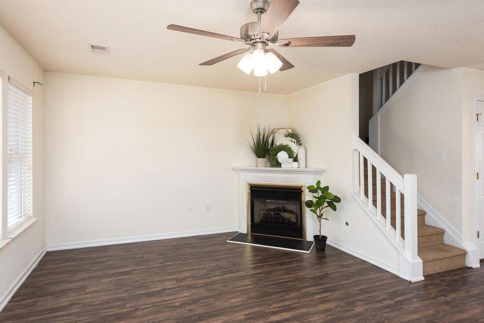 102 Yellow Hawthorn Circle