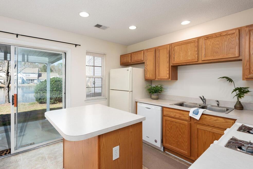 102 Yellow Hawthorn Circle