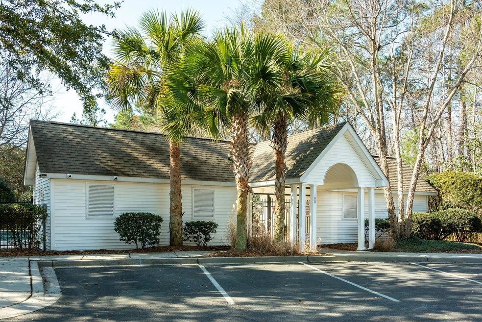 102 Yellow Hawthorn Circle