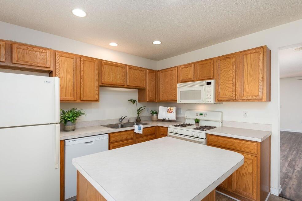 102 Yellow Hawthorn Circle