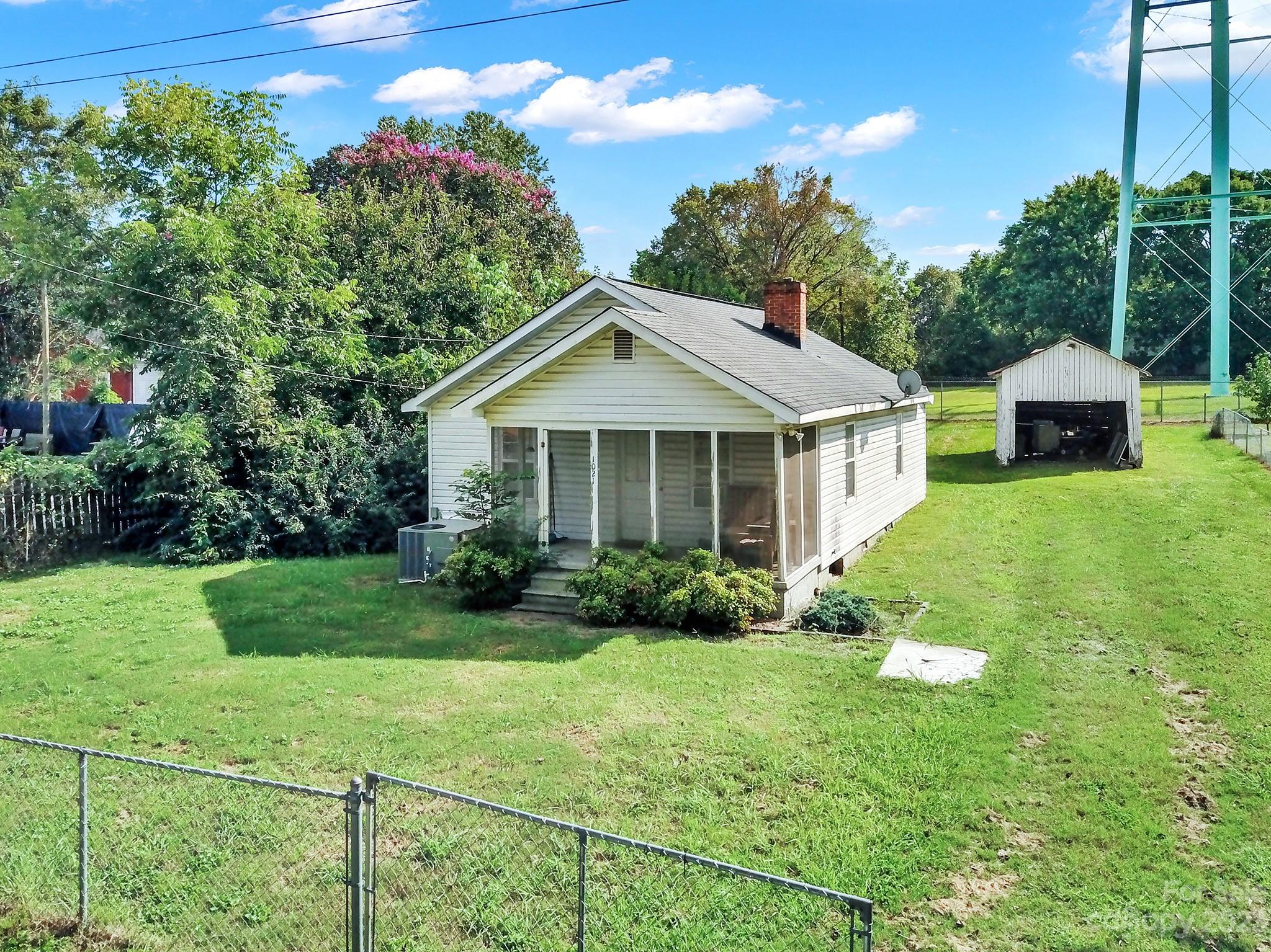 1021 Roosevelt Street