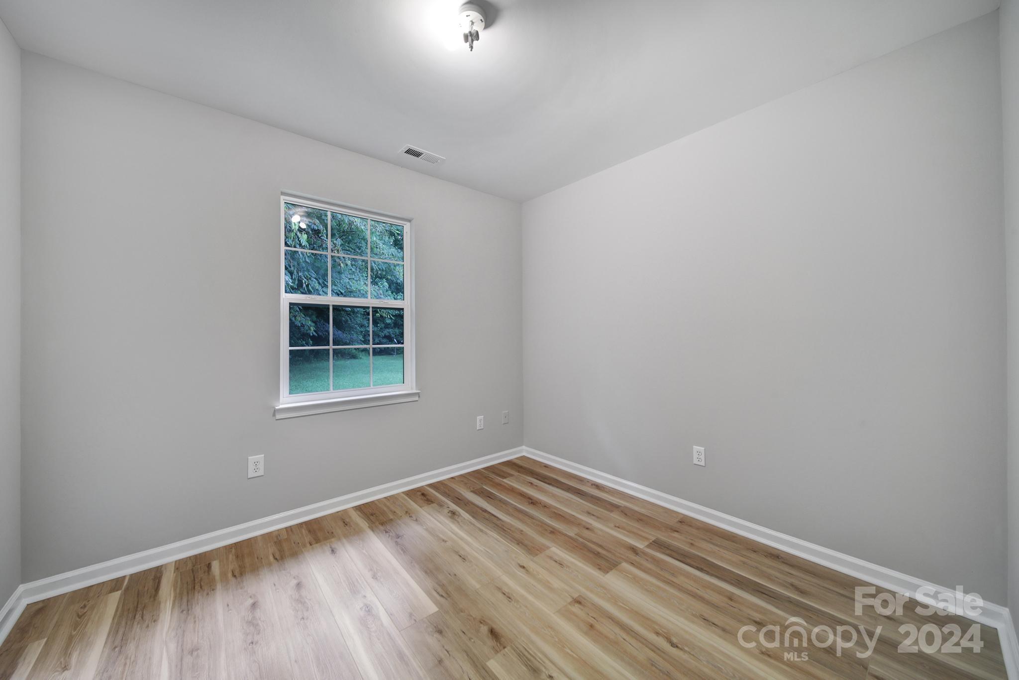 125 Settlemyre Place