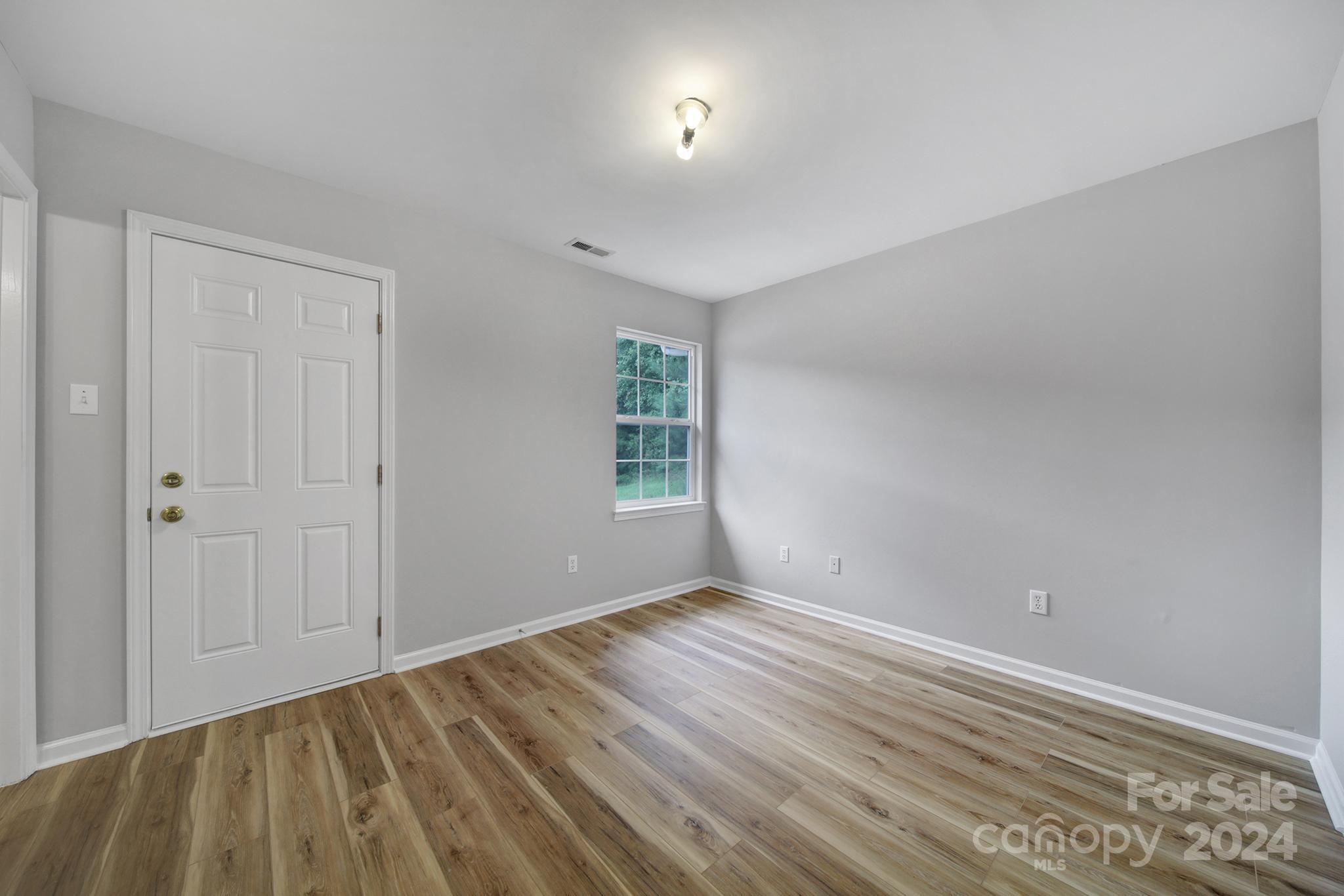 125 Settlemyre Place
