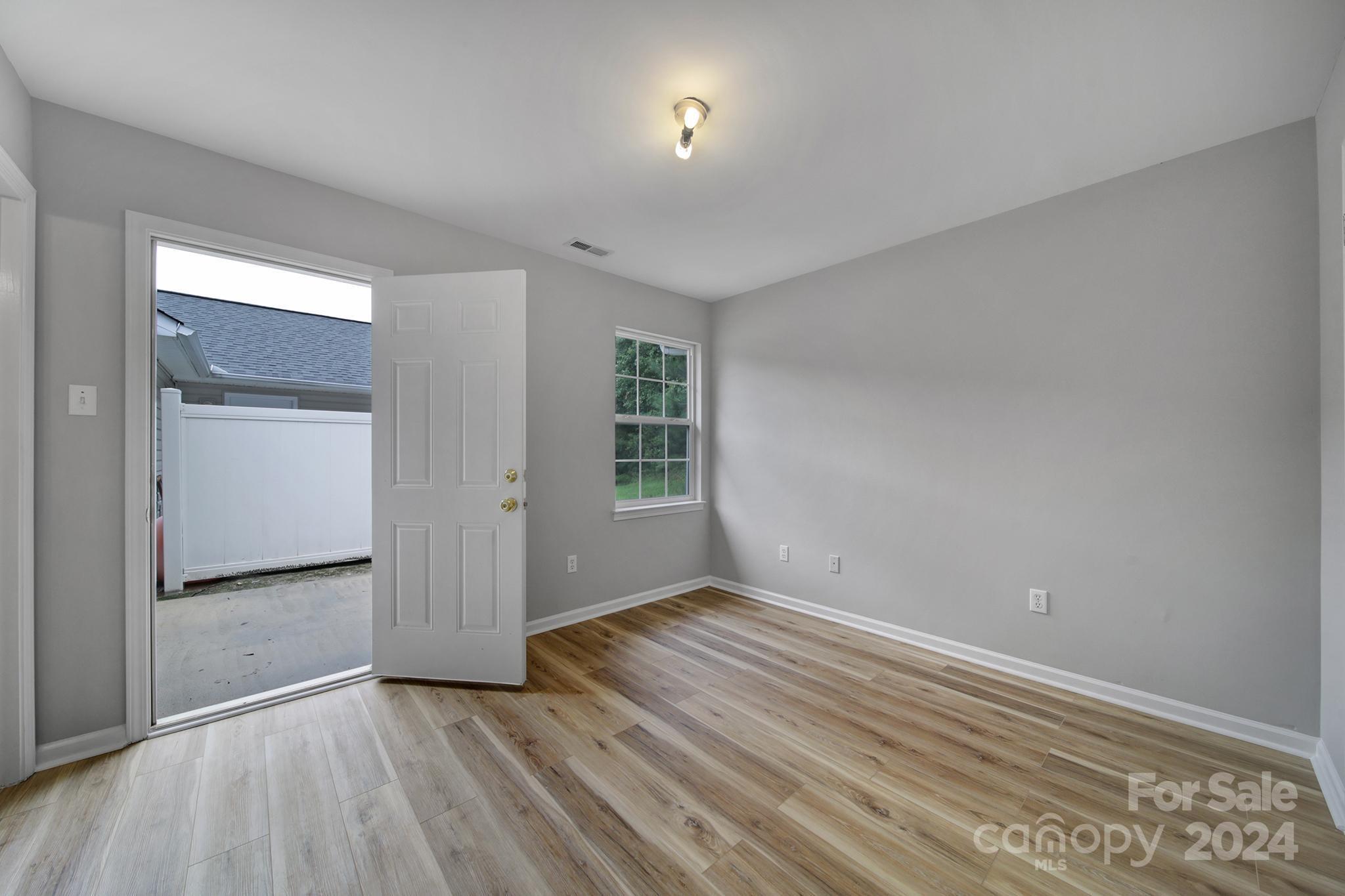 125 Settlemyre Place