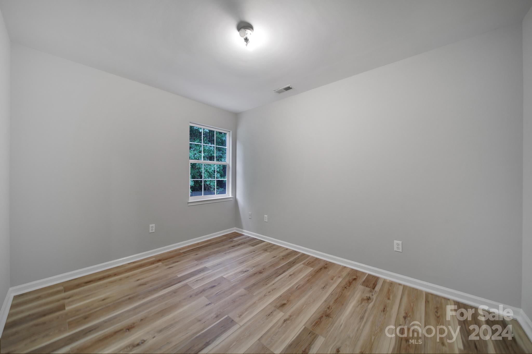 125 Settlemyre Place