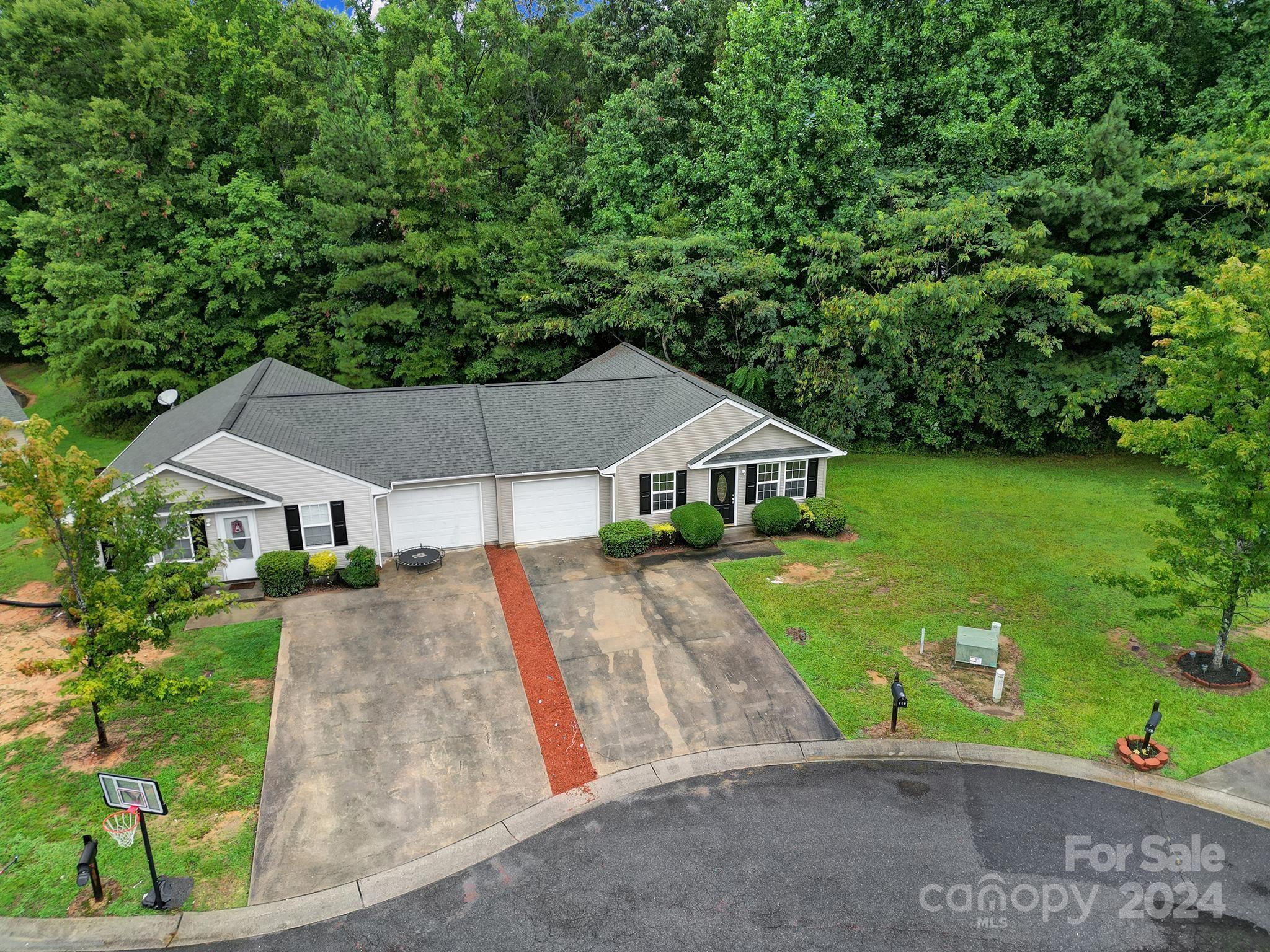 125 Settlemyre Place