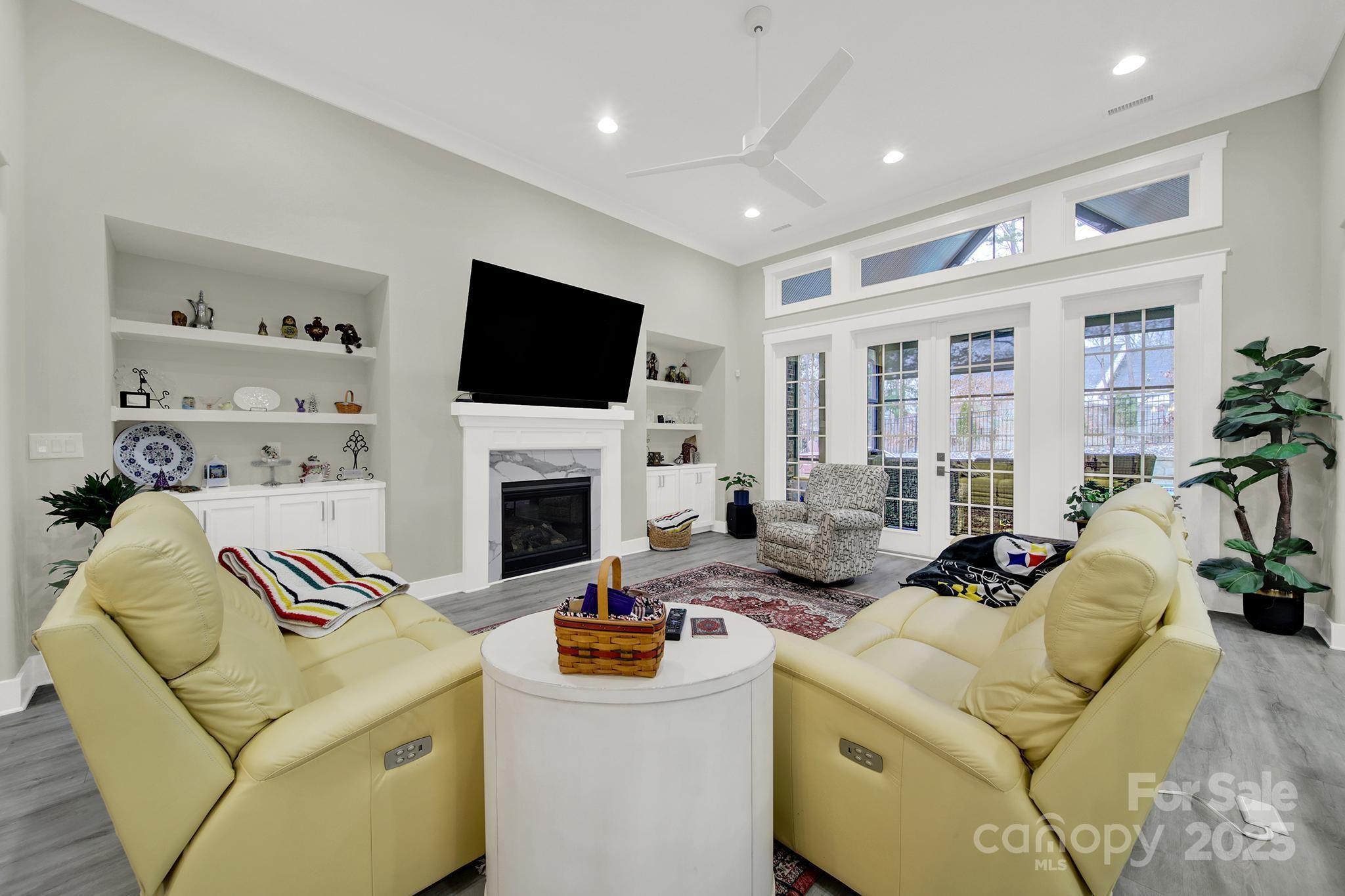 894 ABILENE Lane