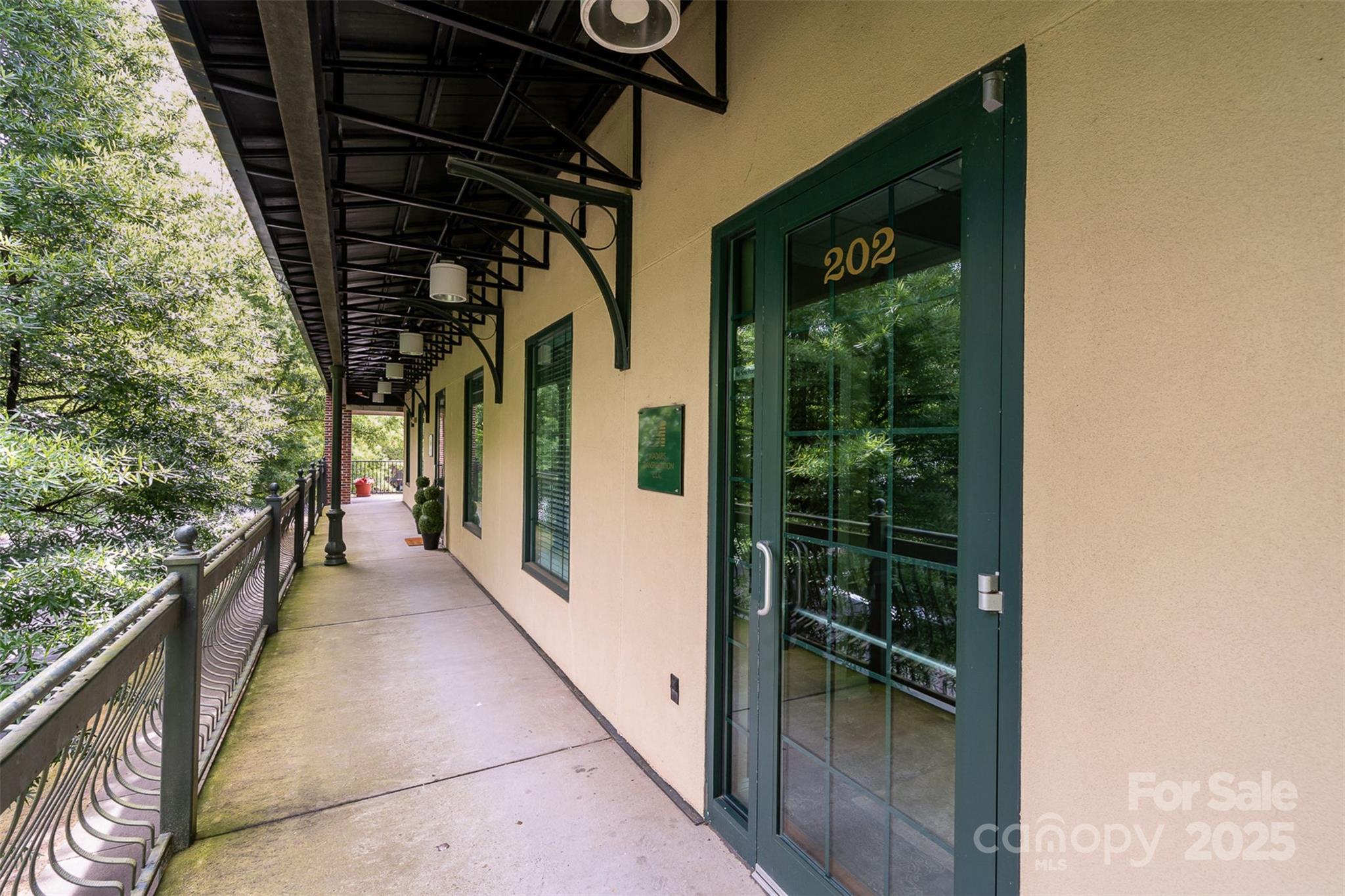 1171 Market Street Unit: 202