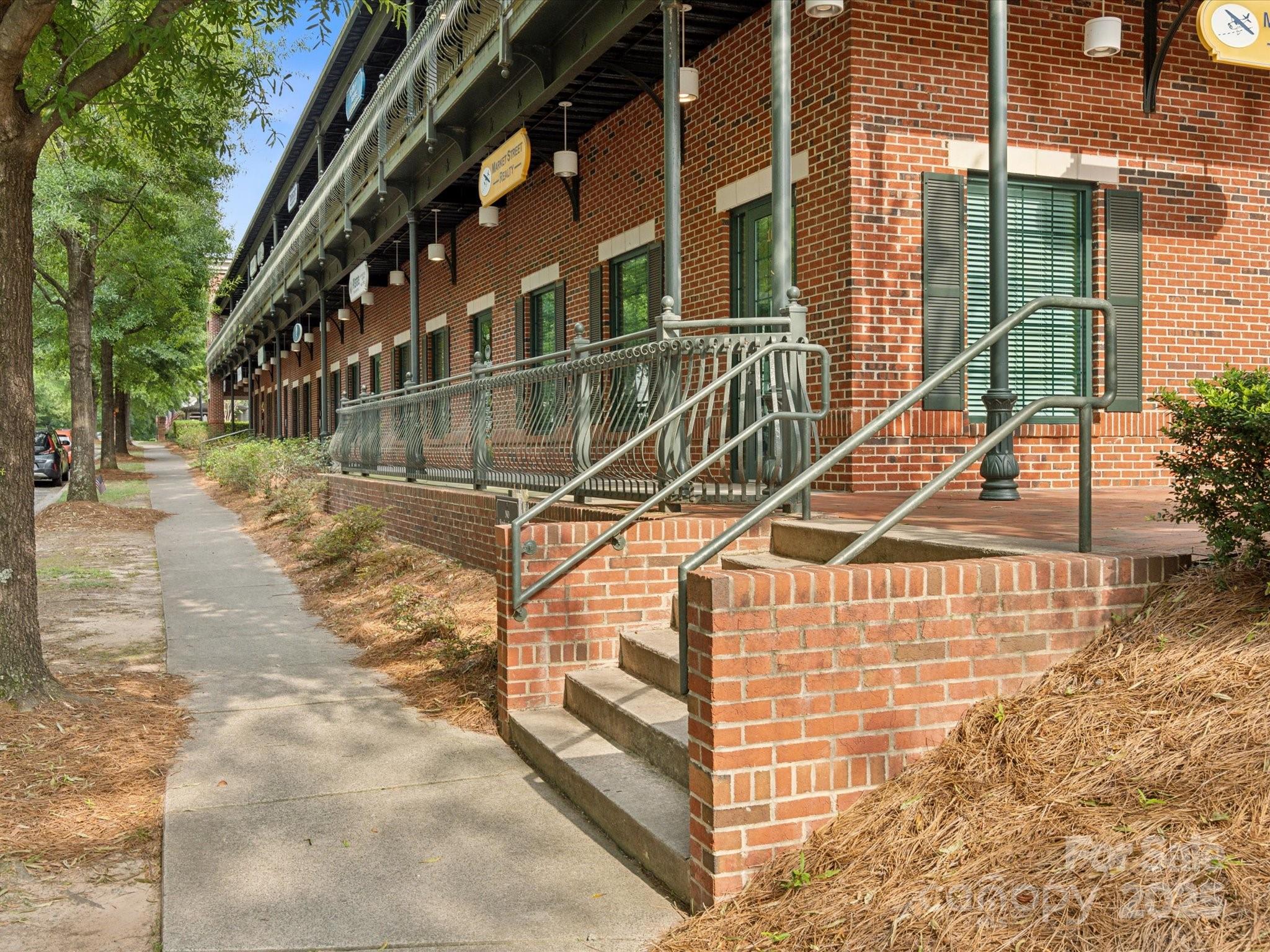 1171 Market Street Unit: 202