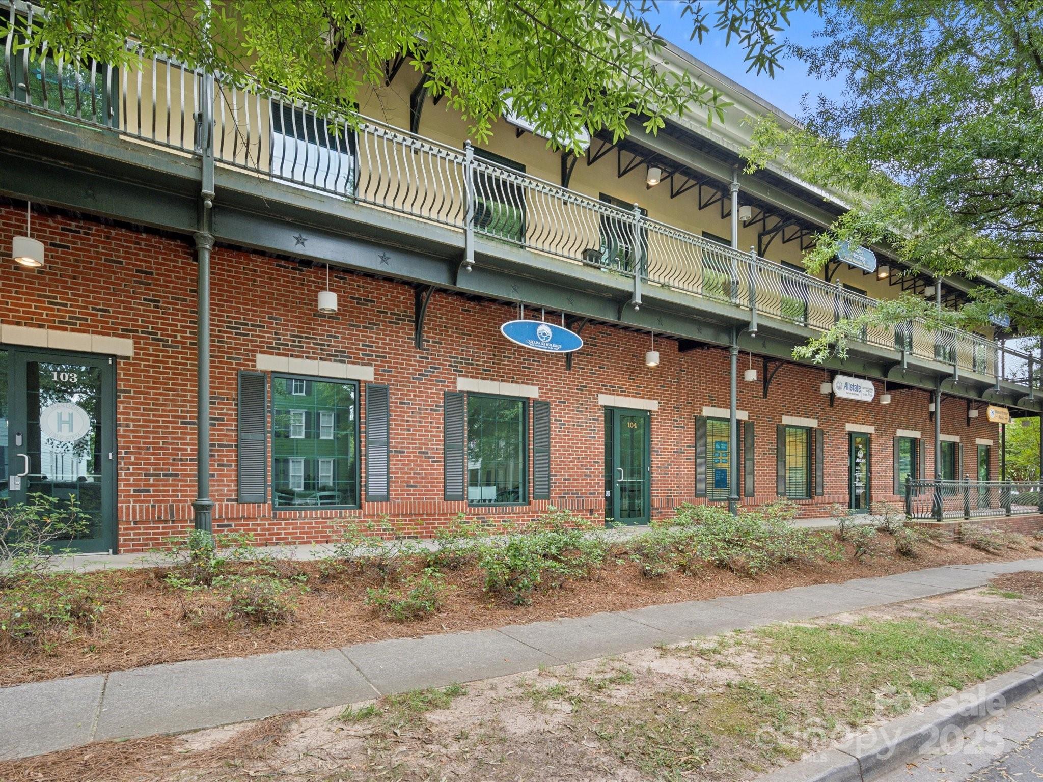 1171 Market Street Unit: 202