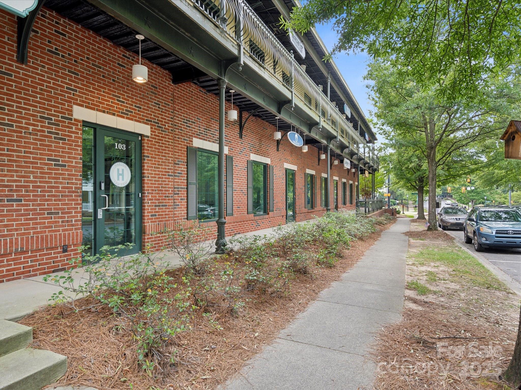 1171 Market Street Unit: 202