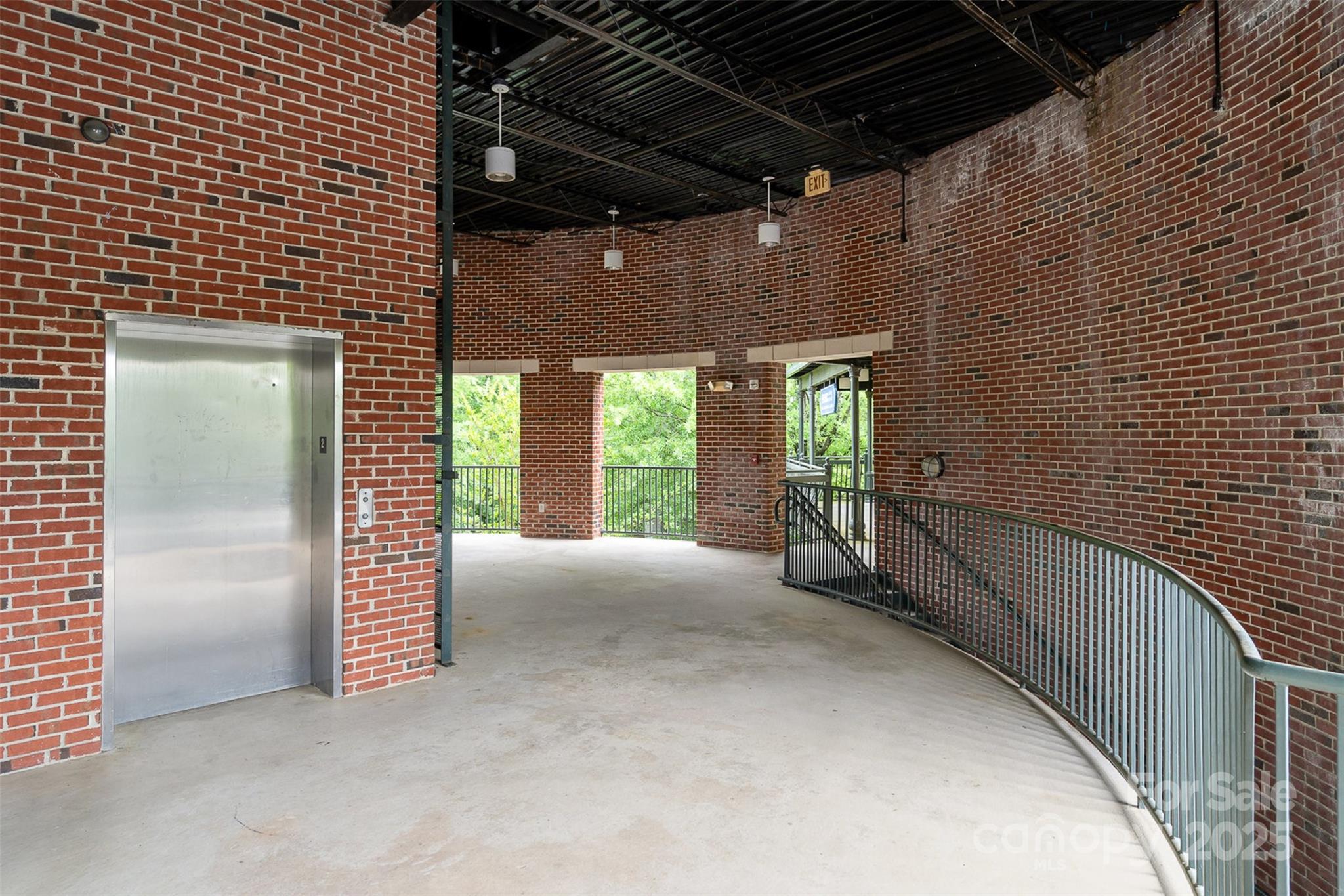 1171 Market Street Unit: 202